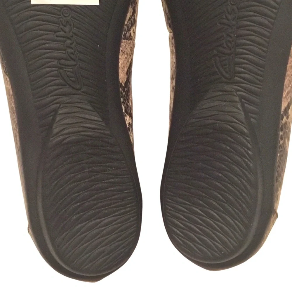 Clarks Gracelin Zone Ballet Flats Snakeskin with Brown Medallion Accent  Size: 9